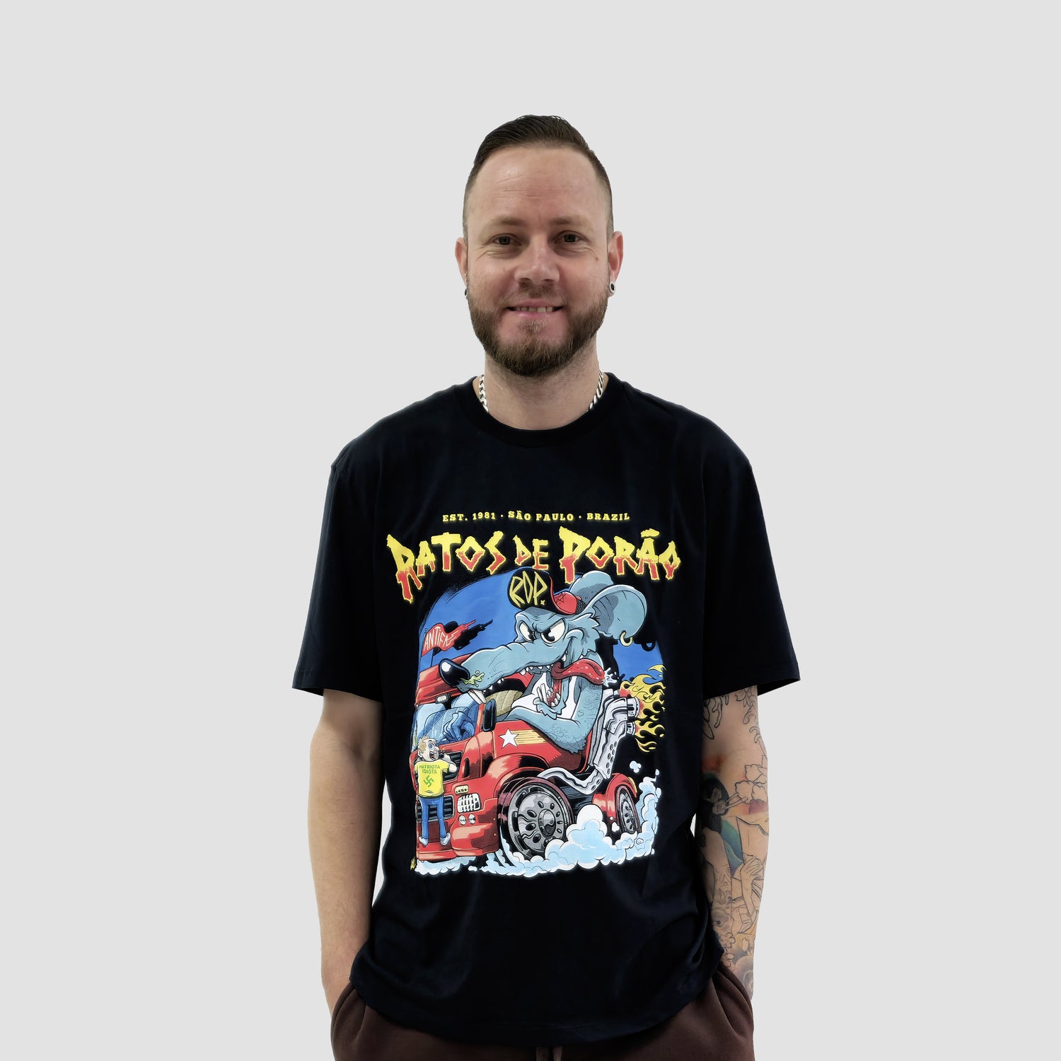 Camiseta Ratos de Porão Patriota Idiota