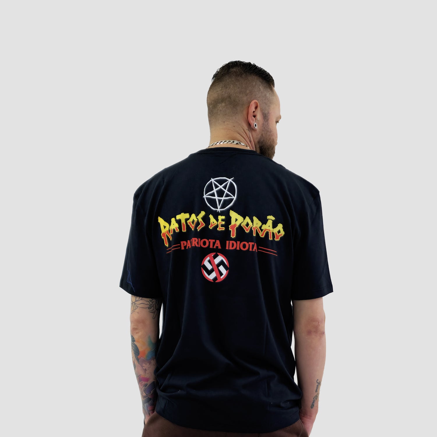 Camiseta Ratos de Porão Patriota Idiota