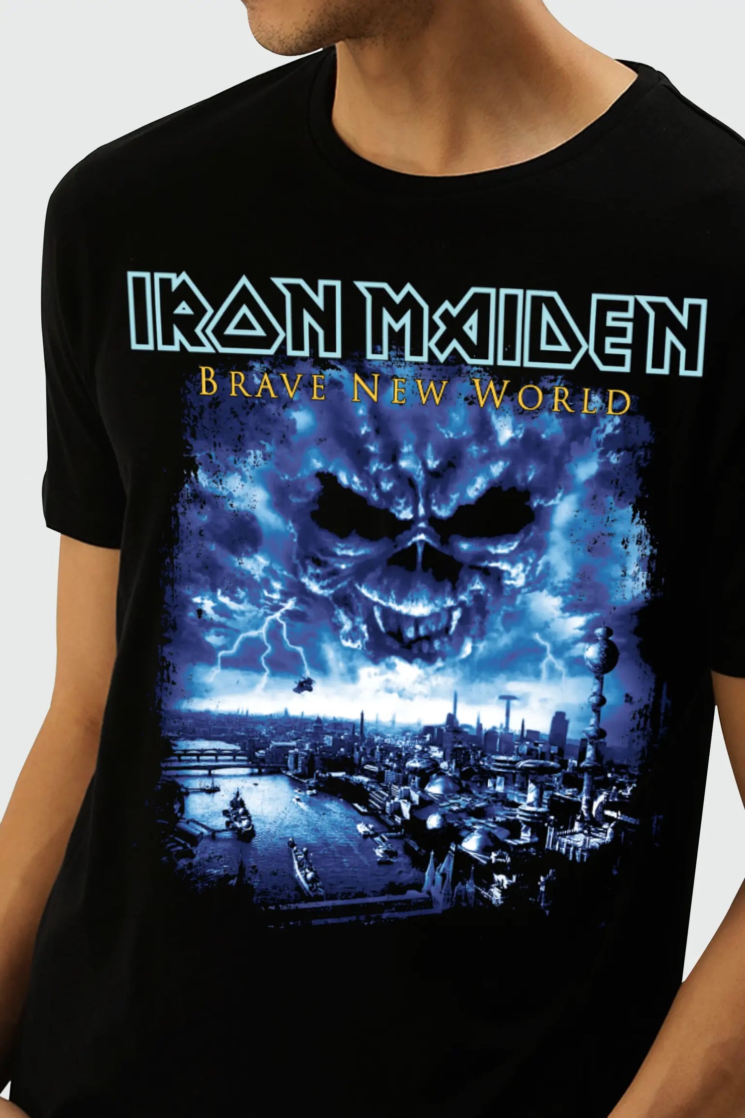 Camiseta Manga Curta Iron Maiden Brave New World