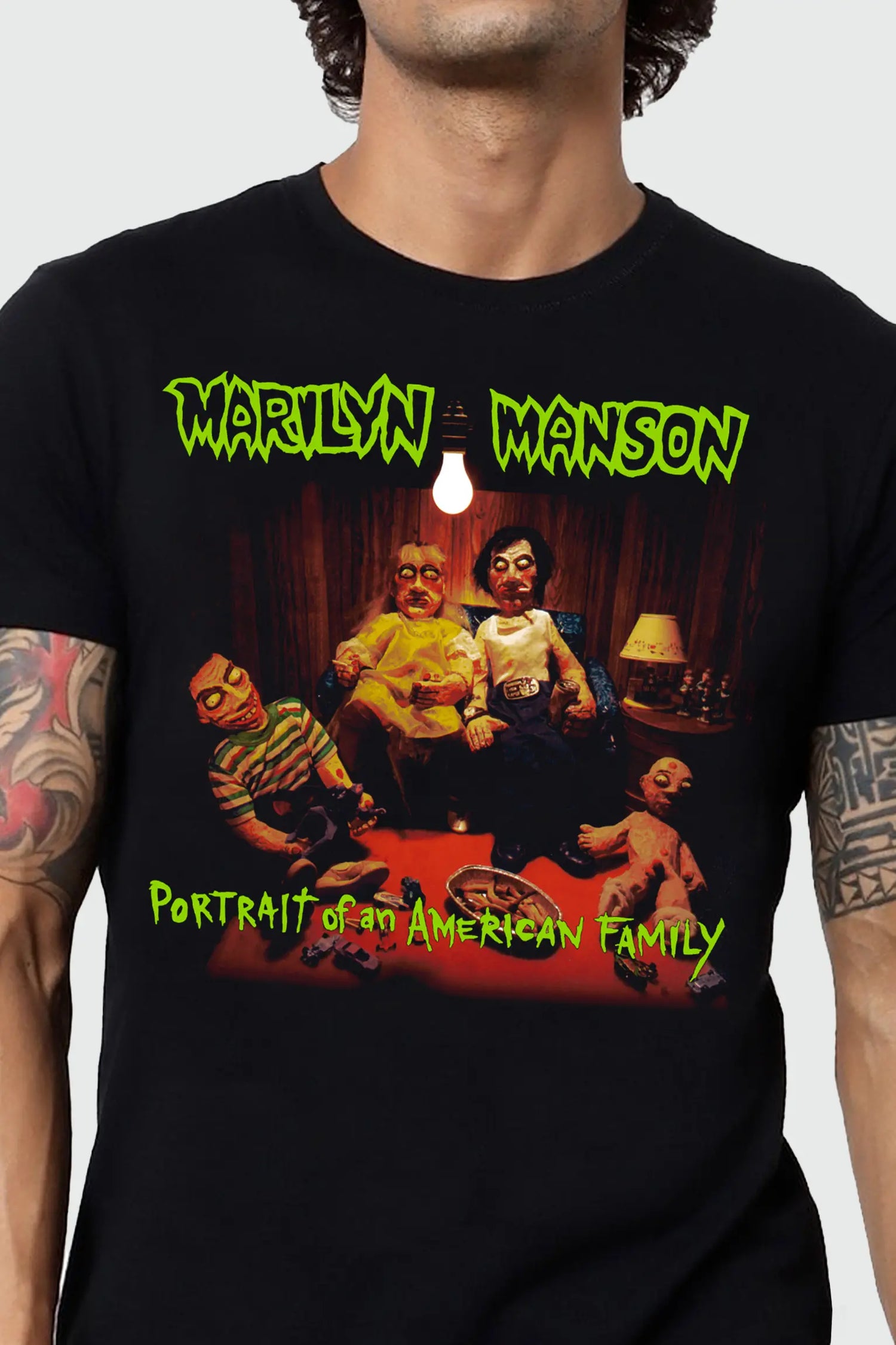 Camiseta Manga Curta Marilyn Manson Portrait Of An American Family