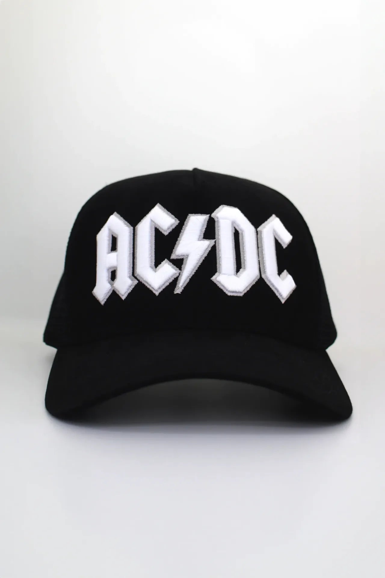 Boné Trucker Bordado AC/DC Black In Black